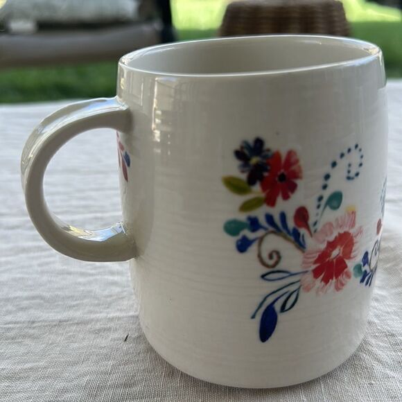 Anthropologie Petal Palette Monogrammed B Mug - Picture 3 of 5